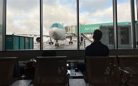 Aer Lingus pilots back strike action – The Irish Times