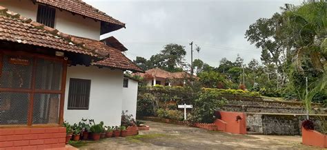 SARDAR BAHADUR'S HERITAGE BUNGALOW (Coorg/Napoklu) - Hotel Reviews ...