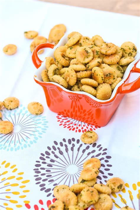 Seasoned Oyster Crackers Recipe - Food Fanatic