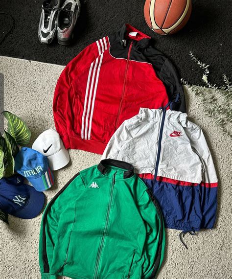 JACKETS – Page 2 – Minimal Thrifts