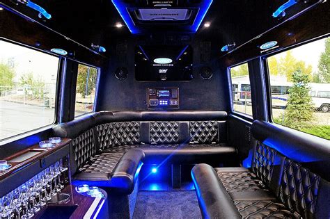 Sprinter Van Rental Luxury 的图像结果