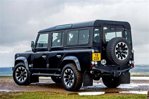 Land Rover Defender 110 Station Wagon (1990 - 2017) Photos | Parkers