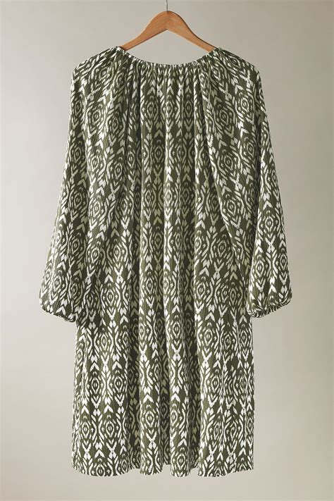 EVANS Plus Size Olive Green Ikat Print Crinkle Midi Dress | Evans