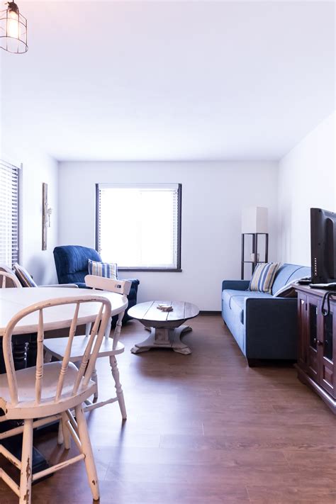 Rooms — Falling Waters Lodge