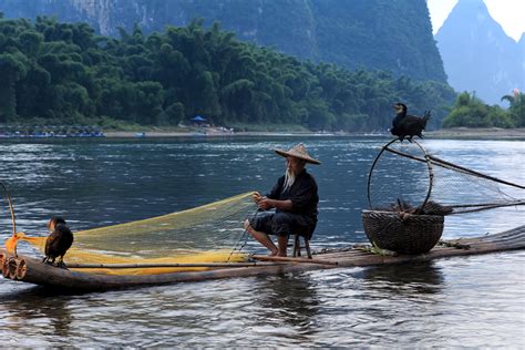 给竹筏做个漂亮的草亭，在水中感受自然，可钓鱼可穿越做个古人！ - YouTube