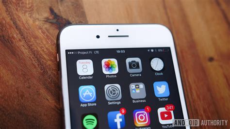How Long Does 10 Battery Last on iPhone? - Power Clues