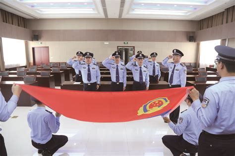 如东出入境边防检查站隆重举行晋升人民警察警衔仪式-如东县人民政府