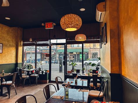 At Darjeeling Kitchen, a one-woman show with stellar momos - Review ...