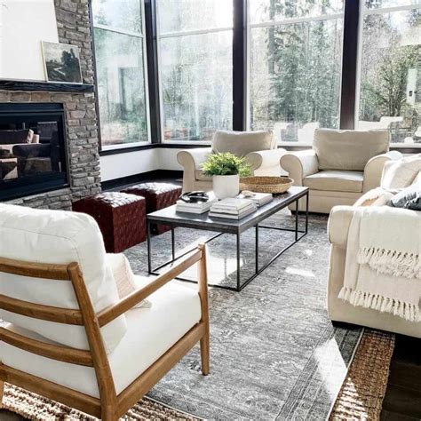 29 Bold And Creative Layered Rug Styles For Living Rooms