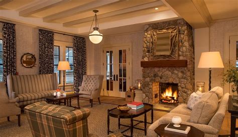 Great Places to See Fall Foliage in the US | American Express Travel®