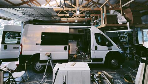 Espar Hydronic B5E Gasoline 12V Water Heater | HEATSO