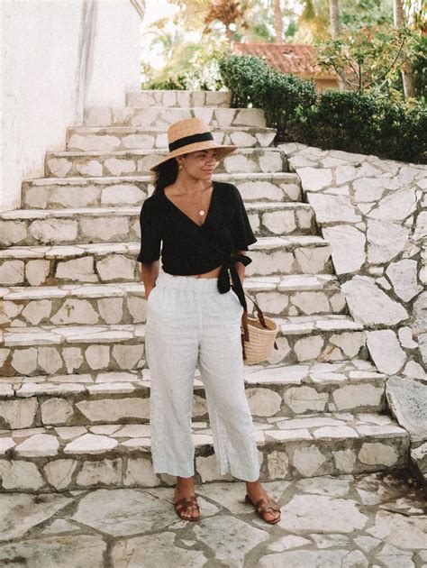 The 10 Right Tops to Wear With Linen Pants for an Effortlessly Chic ...