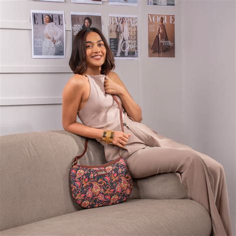 Buy Structured Shoulder Bags Online at Best Prices - Zouk