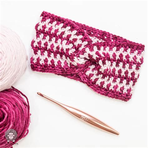 Free Crochet Twisted Headband Pattern & Video Tutorial