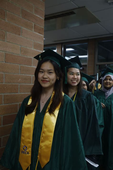 Officially graduated from Shoreline Community College .🎓 I finally ...