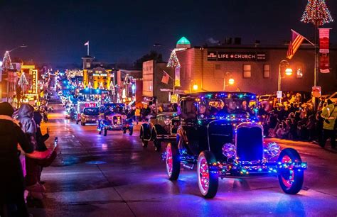 Burberry Gates Electric Parade Float, Downtown St. Charles, Saint ...