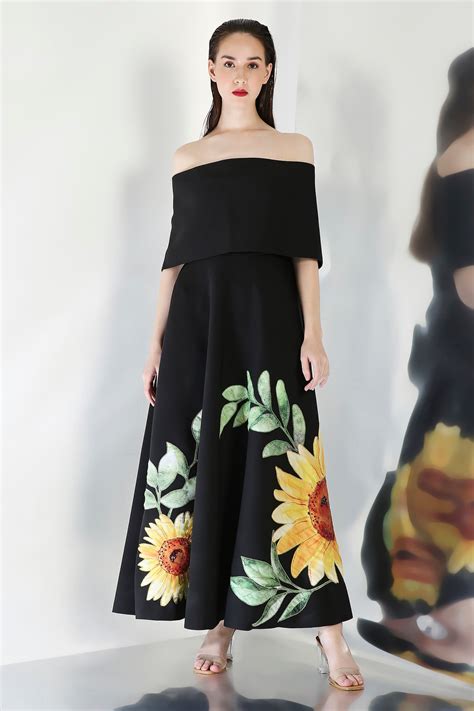 Vero embroidered dress with abstract floral motifs – Ozeqo