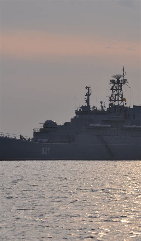 Download wallpaper ship, large, landing, Kondopoga, section weapon in ...