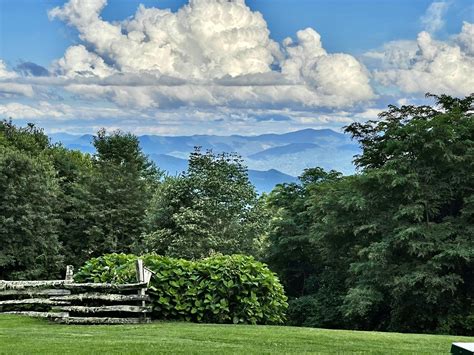 4 North Carolina Vacation Spots Foodies Love For 2025 — Chef Denise
