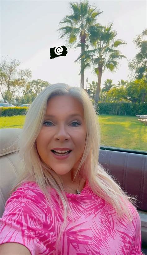 Samantha Fox Nude Pics and Sex Tape 2024 - Scandal Planet