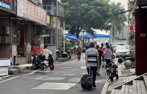 深圳城中村房租又涨了，房东：爱租不租，不租提桶跑路