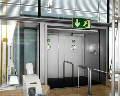 State-of-the-art sliding door systems at Madrid Airport | GEZE