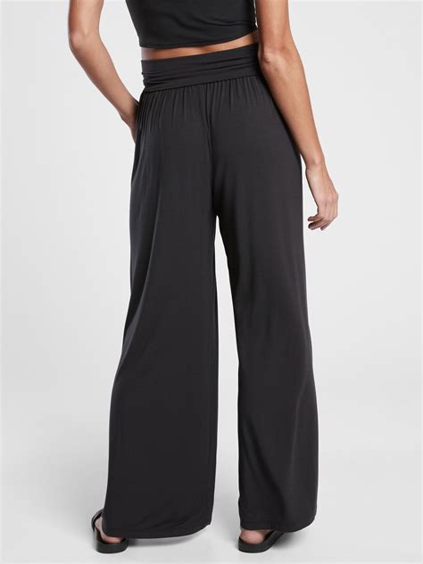 What Shoes To Wear With Wide Leg Yoga Pants at Daniel Pomeroy blog