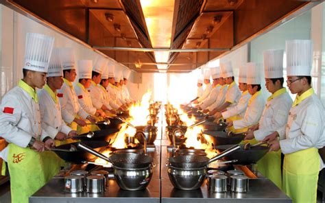 学厨师需要具备哪些基本条件？_长沙新东方烹饪学校