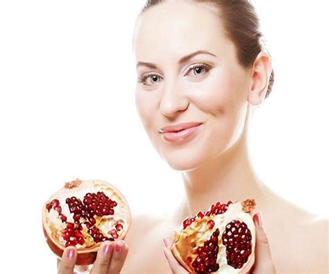 त्वचा की कई समस्याओं को दूर करता हैं अनार!(Pix) - benefits-of ...