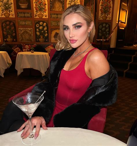 Kenzie Anne (Actress) Age, Career, Net Worth, Bio/Wiki 2024