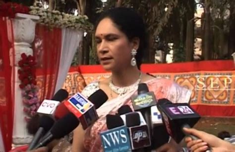 CCTV footage shows Naseeruddin Shah's daughter Heeba Shah assaulting ...