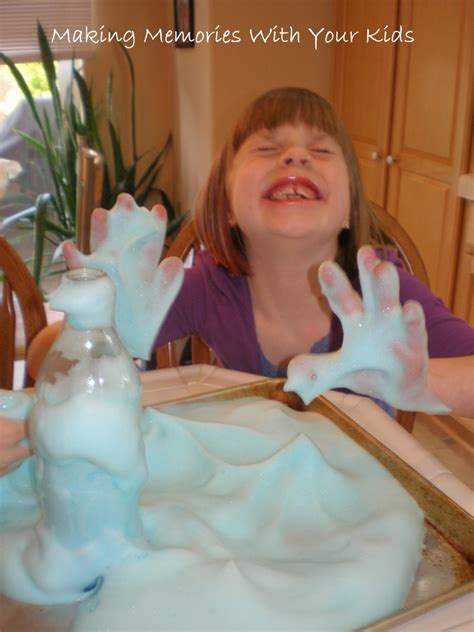 Biggest Elephant Toothpaste Explosion 的图像结果