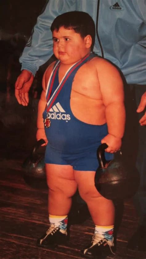 俄罗斯21岁相扑选手去去世，曾被称为“世上最胖小孩”_凤凰网视频_凤凰网