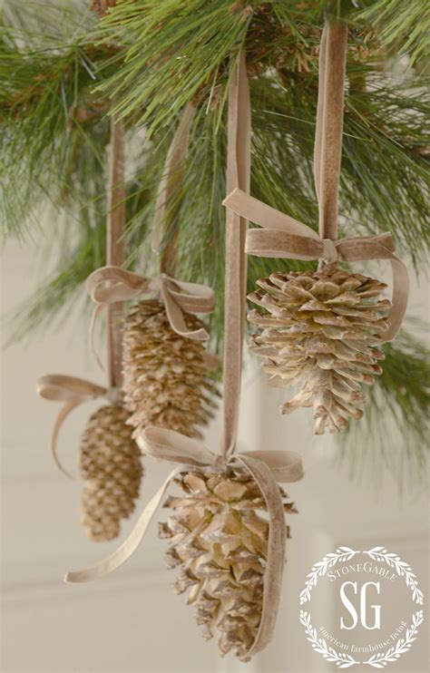 Pine Cone Christmas Tree Decorating Ideas | Shelly Lighting