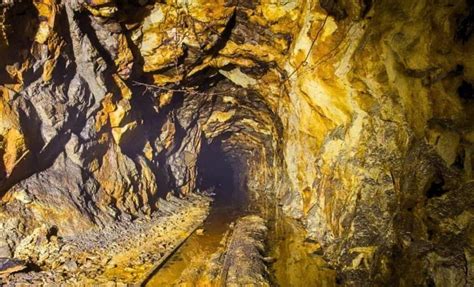 Geologists Unveil One of Earth’s Largest Gold Deposits Found in this ...