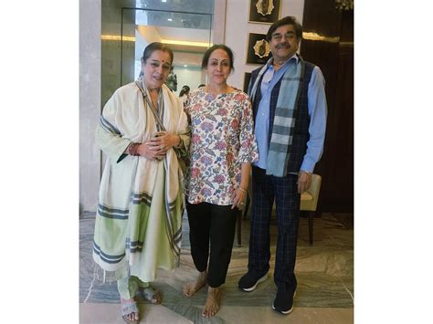 Shatrughan Sinha, Poonam Sinha visit Hema Malini, check on "elder ...