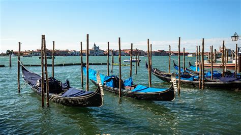 Download wallpaper 3840x2160 gondolas, boats, sea, buildings, city 4k ...