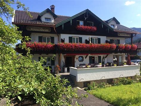 GÄSTEHAUS SONNENHEIM (Mittenwald) - Hotel Reviews, Photos, Rate ...