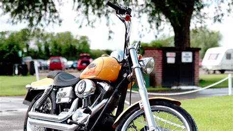 Download wallpaper 2560x1440 harley davidson, motorcycle, bike, yellow ...
