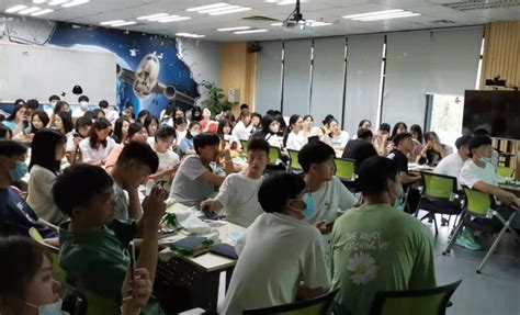 公司举行新员工入职仪式 - 郑州轨道