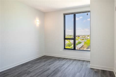 Westhaven Park Station Photo Gallery | Chicago, IL Apartment Pictures