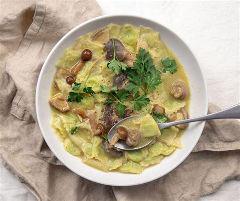 What Does Chicken Broth Taste Like? A Detailed Look at This Culinary Staple