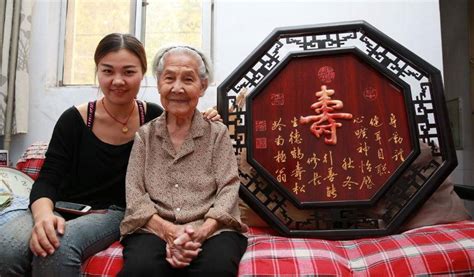 中国唯一世界长寿市？百岁老人数量居世界第一，长寿秘诀仅3个字_老酒