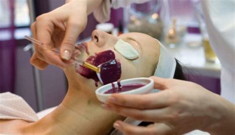 Here is How To Do Red Wine Facial at Home For Perfect Glowing Skin ...