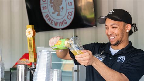 Detroit Zoo opens beer pub, names Griffin Claw official craft brewery