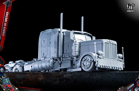 Unique Toys R-10 Leader Of Justice (Masterpiece Scale 2007/DOTM Optimus Prime) Gray Prototype ...