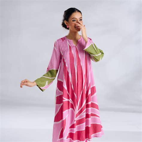 Buy Pavitra Colour Blocked Shantoon Kurta Set - Candy Pink | Rustorange