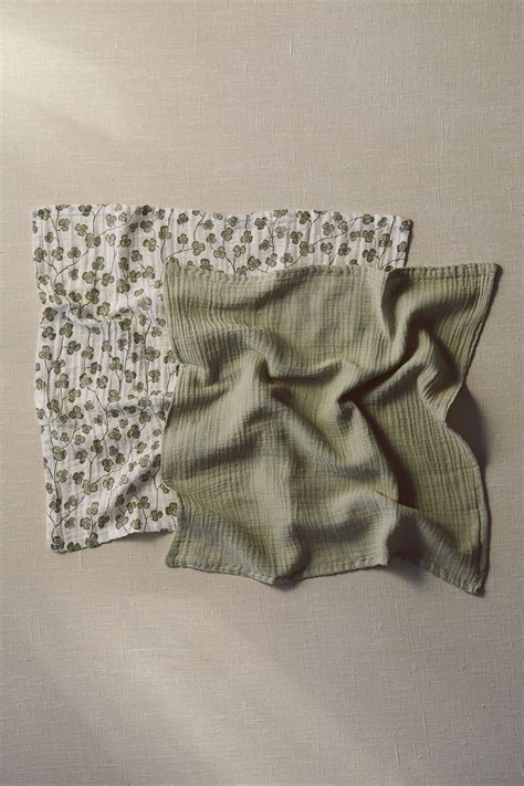 2-pack small muslin burp cloths - Dusty green/Clover - Home All | H&M IN
