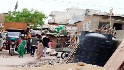 Slum settlements must be connected with basic amenities
