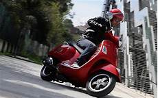 Vespa Gts 4k Wallpapers by Vespa Wallpaper 64 Pictures Vespa Gts 4k Wallpapers